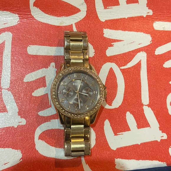 Gold Fossil Watch *needs battery* - Picture 1 of 4